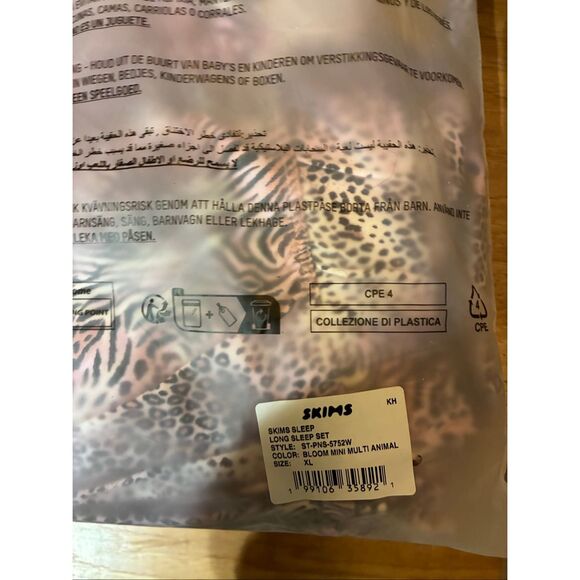 SKIMS NWT Sleep Long Sleeve Bloom Mini Multi Animal Print in Pink Various Sizes - Picture 13 of 13